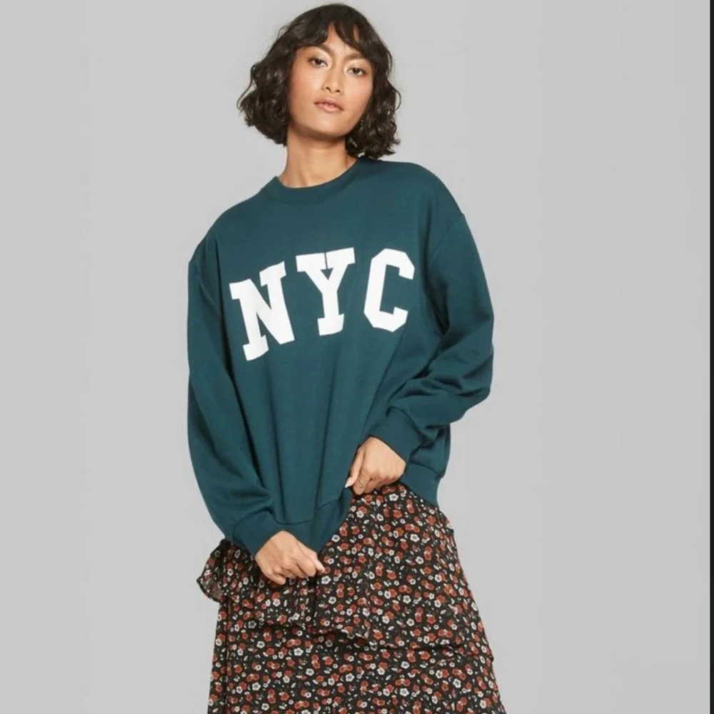 Wild Fable NYC Distressed Crewneck - Picture 1 of 3